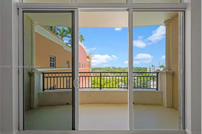 3232 SW 22nd Ter #604, Miami, FL 33145 - Photo 4