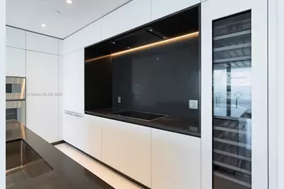 300 Biscayne Blvd Way #3902, Miami, FL 33131 - Photo 16