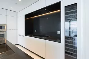 300 Biscayne Blvd Way, Miami, FL 33131 - Photo 16