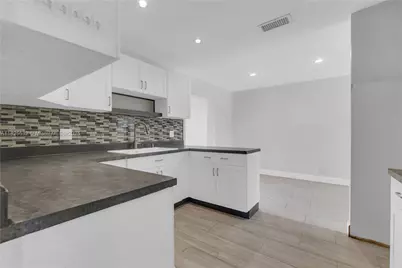 6915 NW 17th St, Margate, FL 33063 - Photo 22