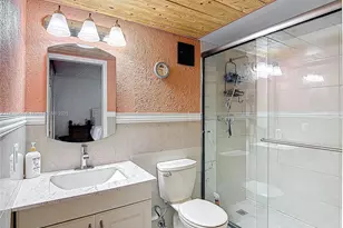 8635 NW 8th St, Miami, FL 33126 - Photo 16