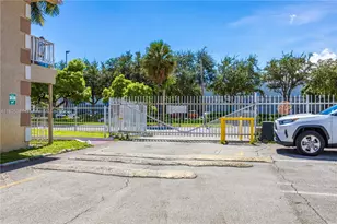 301 NW 177th St, Miami Gardens, FL 33169 - Photo 10