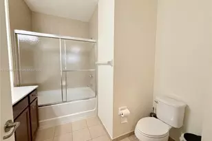 10600 NW 88th St, Doral, FL 33178 - Photo 18