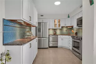 5151 Collins Ave, Miami Beach, FL 33140 - Photo 10