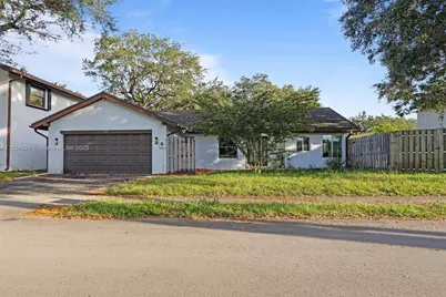 50 Forest Cir, Cooper City, FL 33026 - Photo 2