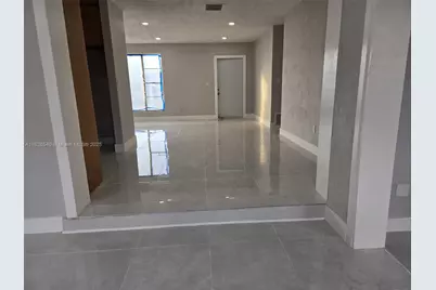 954 W 72nd Pl, Hialeah, FL 33014 - Photo 6