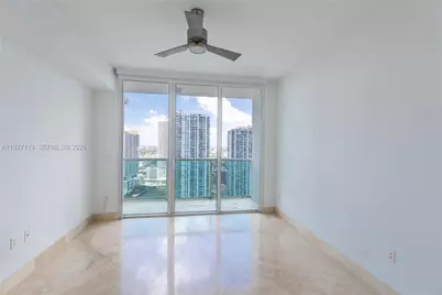 31 SE 5th St #4021, Miami, FL 33131 - Photo 12