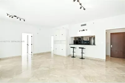 31 SE 5th St #4021, Miami, FL 33131 - Photo 2