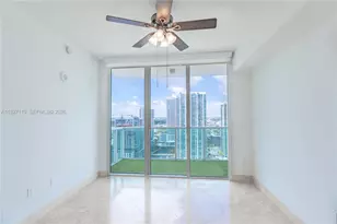 31 SE 5th St, Miami, FL 33131 - Photo 8