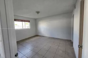 6060 W 21st Ct, Hialeah, FL 33016 - Photo 12