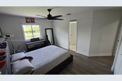 1425 Crossbill Ct, Weston, FL 33327 - Photo 32