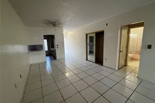270 NE 191st St, Miami, FL 33179 - Photo 10