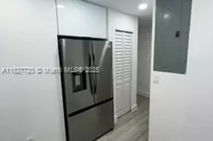 972 N 18th Ct, Hollywood, FL 33020 - Photo 6