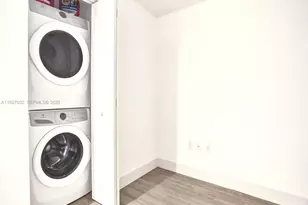 16385 Biscayne Blvd, North Miami Beach, FL 33160 - Photo 6