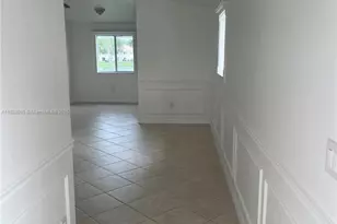 2921 SE 12th Rd, Homestead, FL 33035 - Photo 2