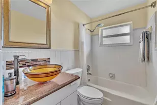 2108 NE 24th St, Wilton Manors, FL 33305 - Photo 18