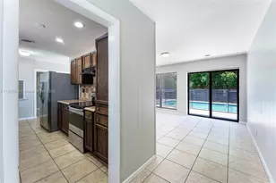 811 Evergreen Dr, Lake Park, FL 33403 - Photo 4