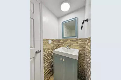 8103 SW 24th St, North Lauderdale, FL 33068 - Photo 6