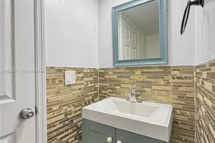 8103 SW 24th St, North Lauderdale, FL 33068 - Photo 6