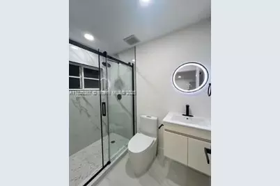 976 N 18th Ct, Hollywood, FL 33020 - Photo 18