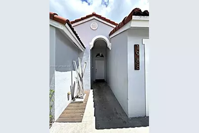 1988 SE 12th St, Homestead, FL 33035 - Photo 4