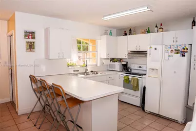 7081 SW 158th Ct, Miami, FL 33193 - Photo 8