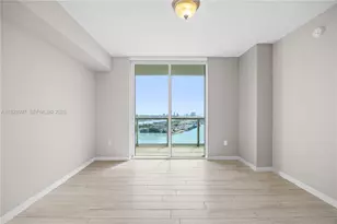 50 Biscayne Blvd, Miami, FL 33132 - Photo 16