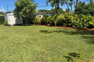 10035 Pan American Dr, Cutler Bay, FL 33189 - Photo 14