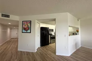 1400 SW 137th Ave, Pembroke Pines, FL 33027 - Photo 10