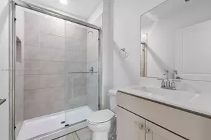 619 NE 5th St, Florida City, FL 33034 - Photo 16