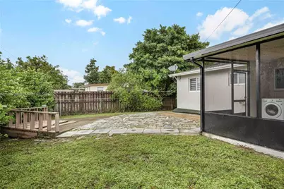 2000 SW 98th Ter, Miramar, FL 33025 - Photo 18