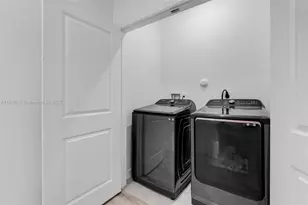 617 SW 11th St, Florida City, FL 33034 - Photo 10