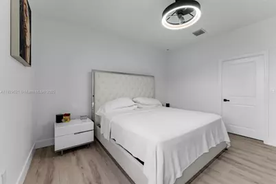 617 SW 11th St, Florida City, FL 33034 - Photo 12