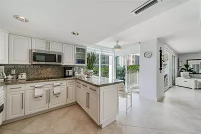 609 Ocean Dr #5H, Key Biscayne, FL 33149 - Photo 22