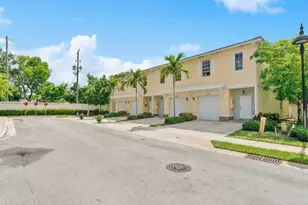 1128 NW 40th Ter, Lauderhill, FL 33313 - Photo 2