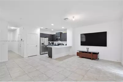 1128 NW 40th Ter, Lauderhill, FL 33313 - Photo 8