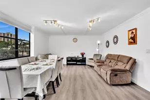 20381 NE 30th Ave, Aventura, FL 33180 - Photo 14