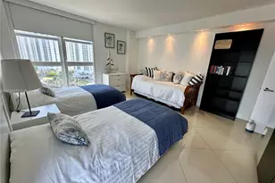 100 Bayview Dr, Sunny Isles Beach, FL 33160 - Photo 32