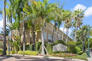 2811 NE 185th St, Aventura, FL 33180 - Photo 1