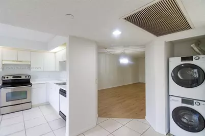 571 SW 142nd Ave #209O, Pembroke Pines, FL 33027 - Photo 2