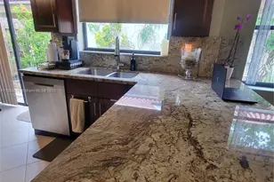 810 SW 113th Terrace, Pembroke Pines, FL 33025 - Photo 26