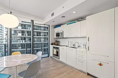 55 SW 9th St #1801, Miami, FL 33130 - Photo 10