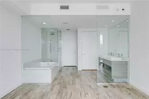 650 NE 32nd St, Miami, FL 33137 - Photo 14