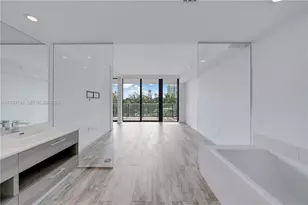 650 NE 32nd St, Miami, FL 33137 - Photo 14
