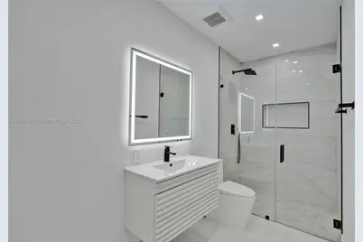 1840 NE 199th St, Miami, FL 33179 - Photo 20