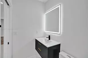 1840 NE 199th St, Miami, FL 33179 - Photo 14