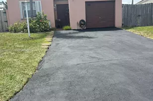 10170 SW 223rd Terrace, Cutler Bay, FL 33190 - Photo 2