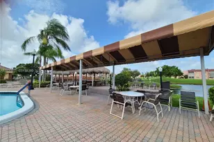 8861 Sunrise Lakes Blvd, Sunrise, FL 33322 - Photo 32