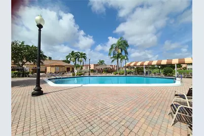 8861 Sunrise Lakes Blvd #106, Sunrise, FL 33322 - Photo 30