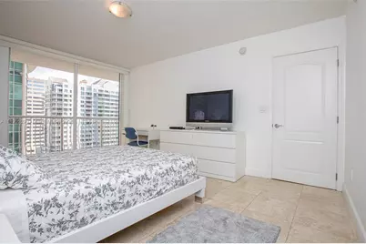 1200 Brickell Bay Dr #2704, Miami, FL 33131 - Photo 16